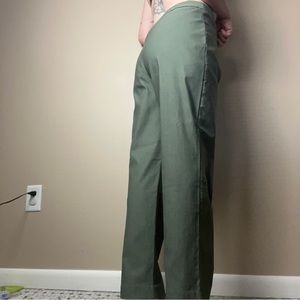 *NWT* Nanette Lepore trousers in beautiful prairie sage